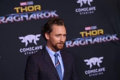 Tom Hiddleston Poster 2770956