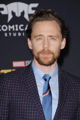 Tom Hiddleston Poster 2771001