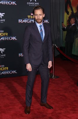 Tom Hiddleston Poster 2771003