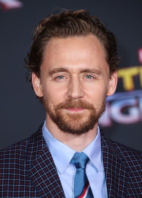 Tom Hiddleston Poster 2771011