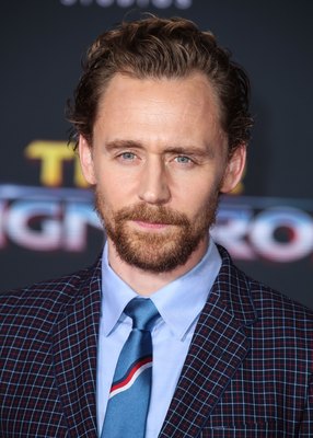 Tom Hiddleston Poster 2771035