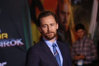 Tom Hiddleston Poster 2771043