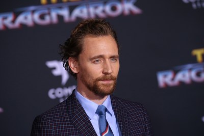 Tom Hiddleston Poster 2771047