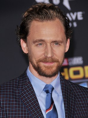 Tom Hiddleston Poster 2771062