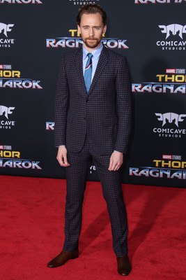 Tom Hiddleston Poster 2771071