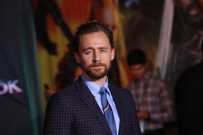 Tom Hiddleston Poster 2771075