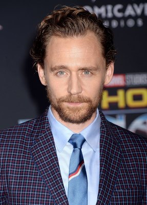 Tom Hiddleston Poster 2771079