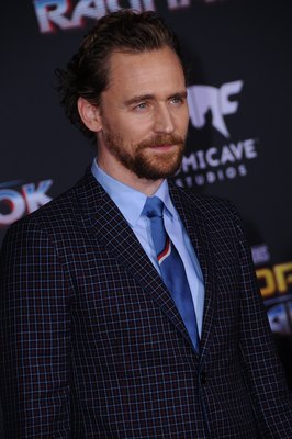Tom Hiddleston Poster 2771085