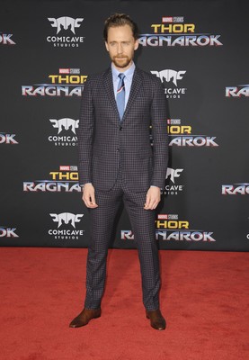 Tom Hiddleston Poster 2771087