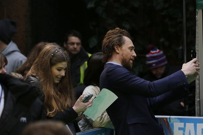 Tom Hiddleston Poster 2959265
