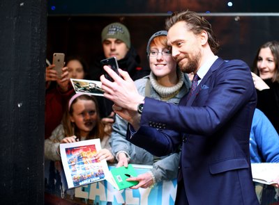 Tom Hiddleston Poster 2959286