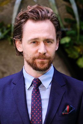 Tom Hiddleston Poster 2959326