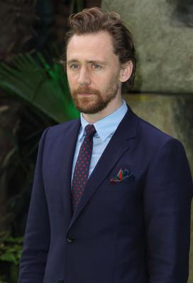 Tom Hiddleston Poster 2959335
