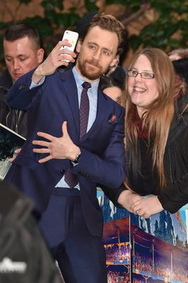 Tom Hiddleston Poster 2959341