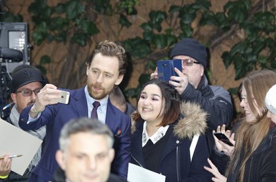 Tom Hiddleston Poster 2959469