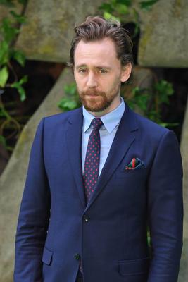 Tom Hiddleston Poster 2959574