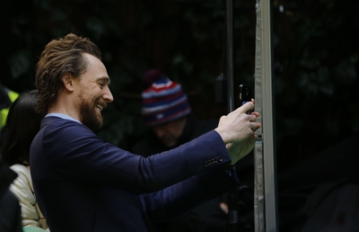 Tom Hiddleston Poster 2959627