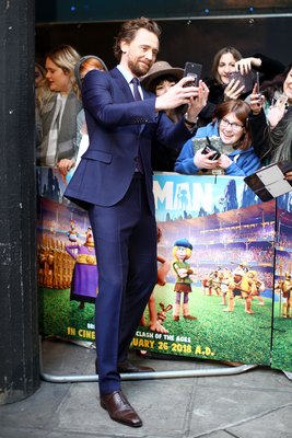 Tom Hiddleston Poster 2959658