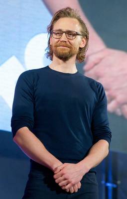 Tom Hiddleston Poster 3751729
