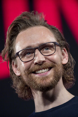 Tom Hiddleston Poster 3751732