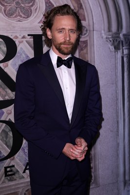Tom Hiddleston Poster 3757155