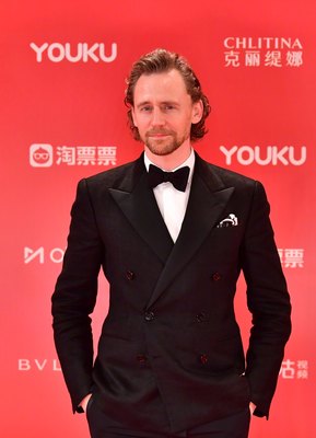 Tom Hiddleston Poster 3857263