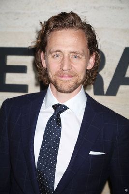Tom Hiddleston Poster 3876784