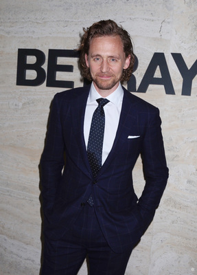 Tom Hiddleston Poster 3876789