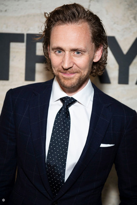 Tom Hiddleston Poster 3876795