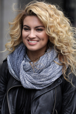 Tori Kelly Poster 2696140