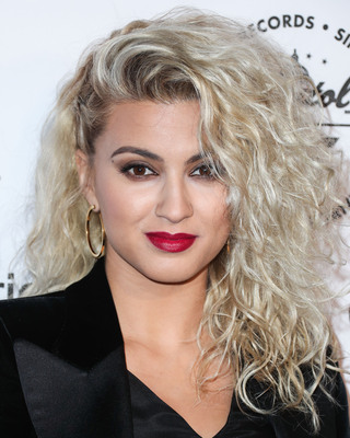 Tori Kelly Poster 2696158