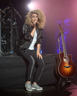 Tori Kelly Poster 2696161