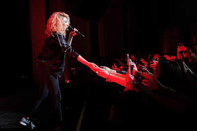 Tori Kelly Poster 2696211