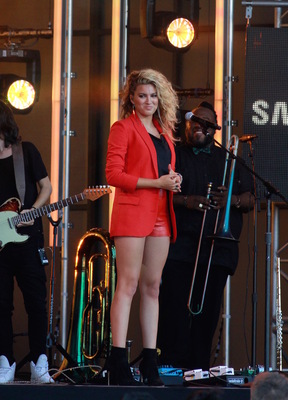 Tori Kelly Poster 2696250