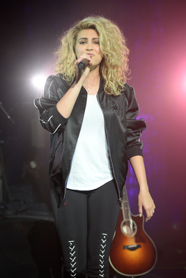 Tori Kelly Poster 2696278