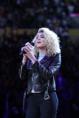 Tori Kelly Poster 2696315