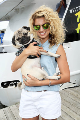 Tori Kelly Poster 2696374