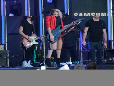 Tori Kelly Poster 2696376