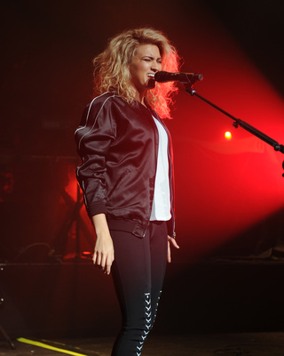 Tori Kelly Poster 2696385