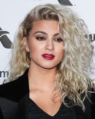 Tori Kelly Poster 2696395