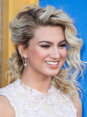 Tori Kelly Poster 2696407
