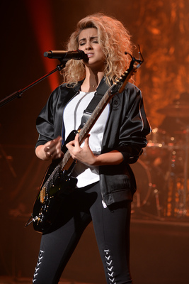 Tori Kelly Poster 2696480