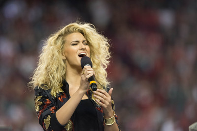 Tori Kelly Poster 2696529