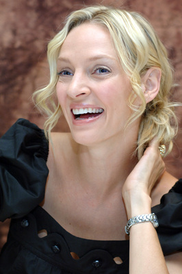 Uma Thurman Poster 2271136