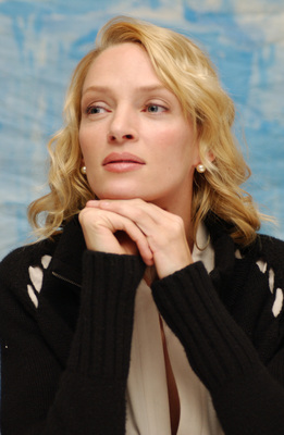 Uma Thurman Poster 2388073