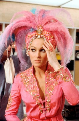 Ursula Andress Poster 1537925