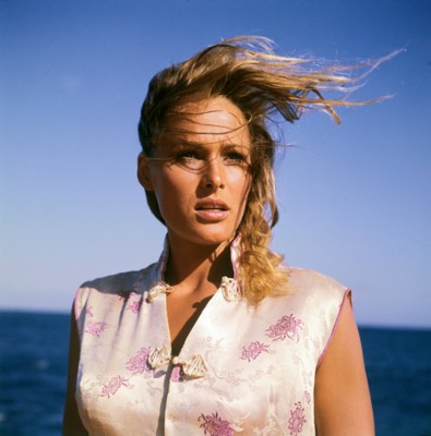 Ursula Andress Poster 1537929