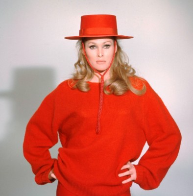Ursula Andress Poster 1537942