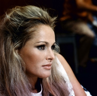 Ursula Andress Poster 1537949