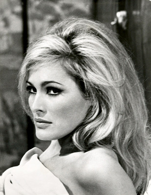 Ursula Andress Poster 2600225